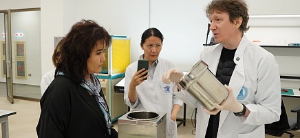 В Архиве Президента прошел мастер-класс по реставрации исторических документов фото галереи 4